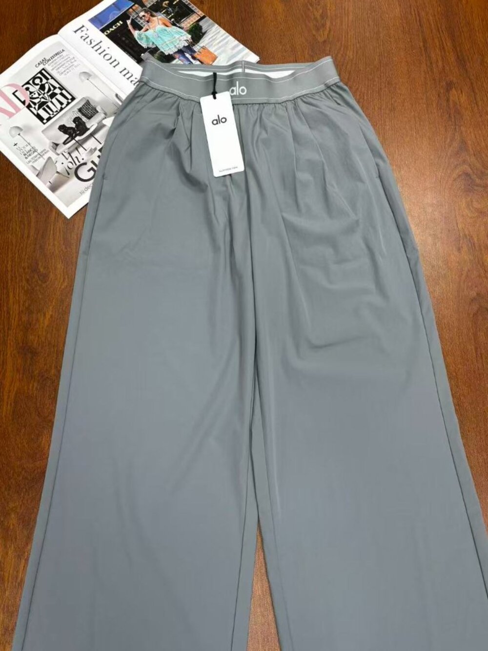 New Alo Yoga steel gray suit pants, a versatile style 🖤🧊30 inches in length - Picture 2 of 8